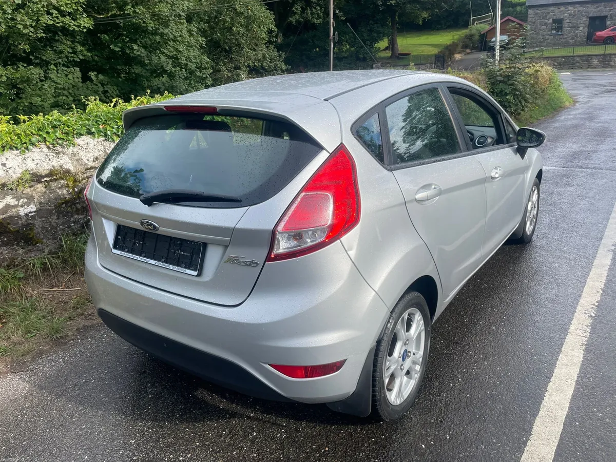 Ford Fiesta Zetec 1.25L 2013 - Image 2