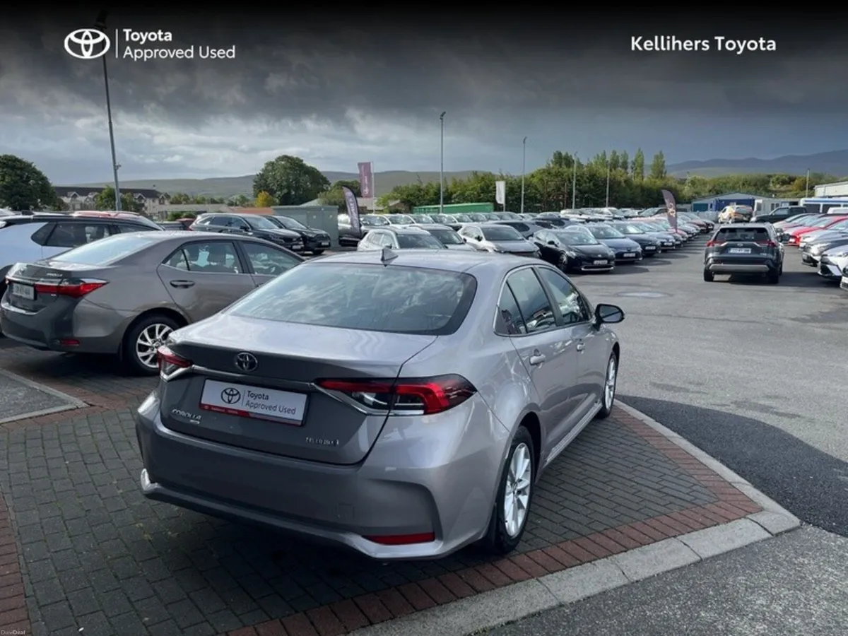 Toyota Corolla HYBRID ELECTRIC LUNA - Image 2