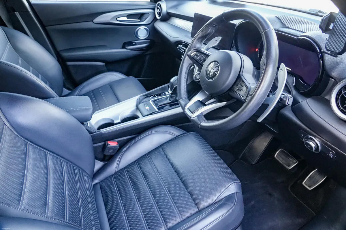 2023 Alfa Romeo Tonale Veloce 1.3 PHEV 280 BHP - Image 2