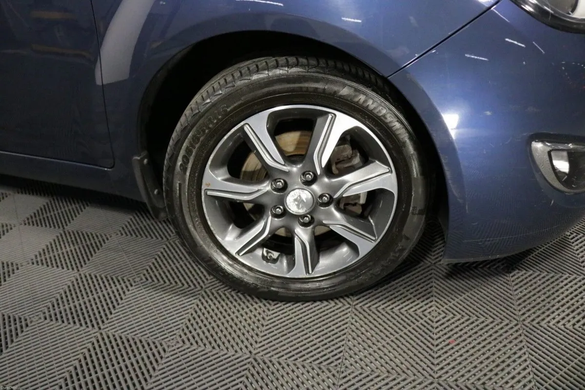 Hyundai ix20 Deluxe 1.4L Petrol Hatchback - Image 3