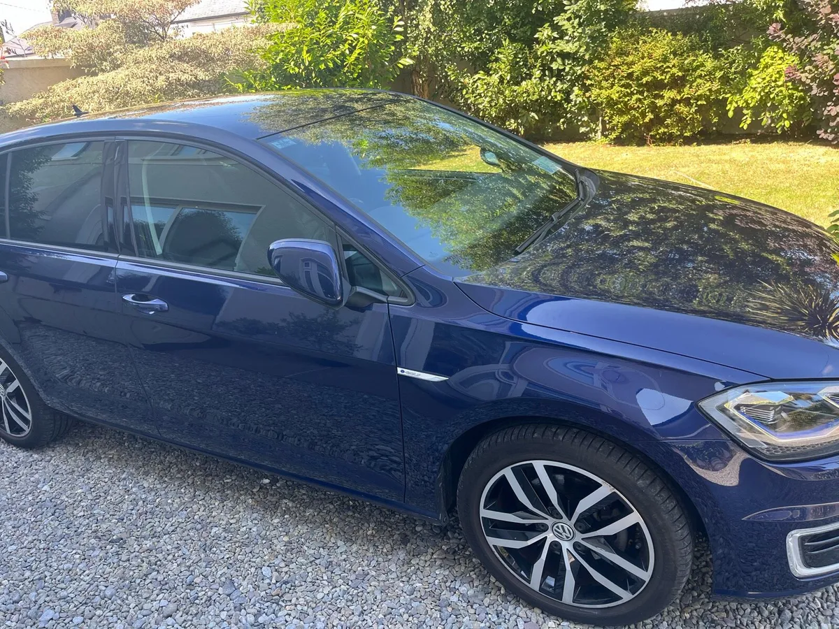 E Golf - Image 2