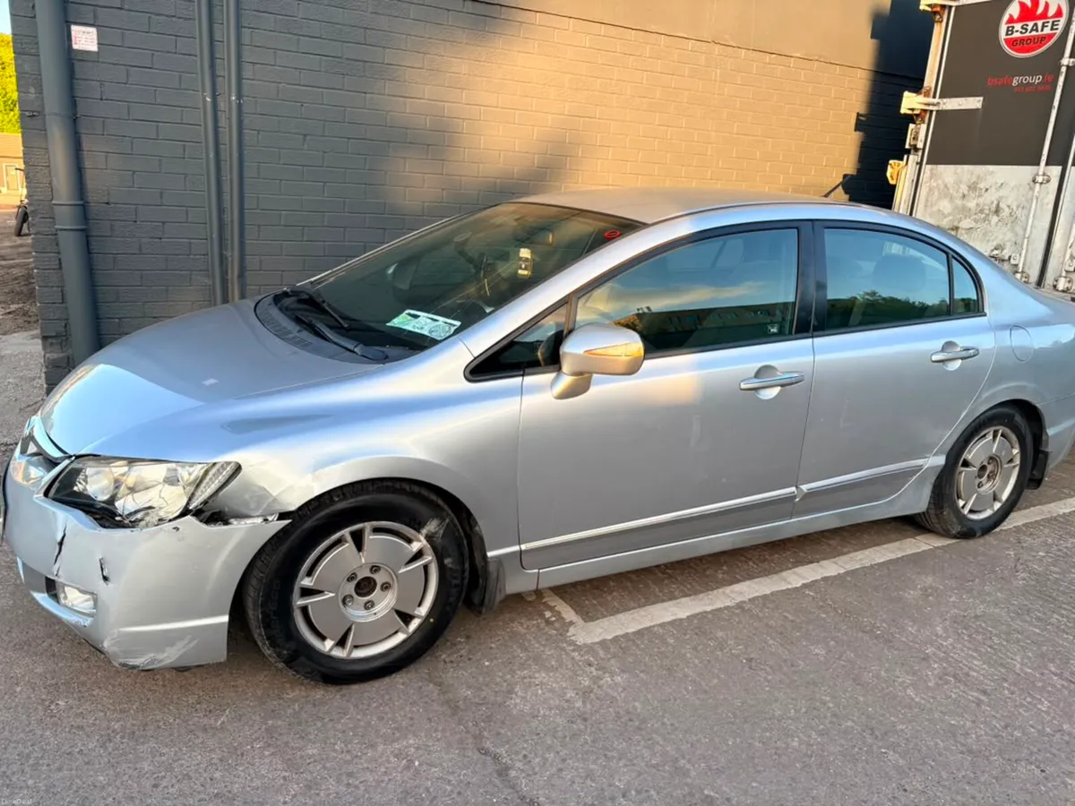 Honda Civic hybrid 4-Door Auto - Image 3