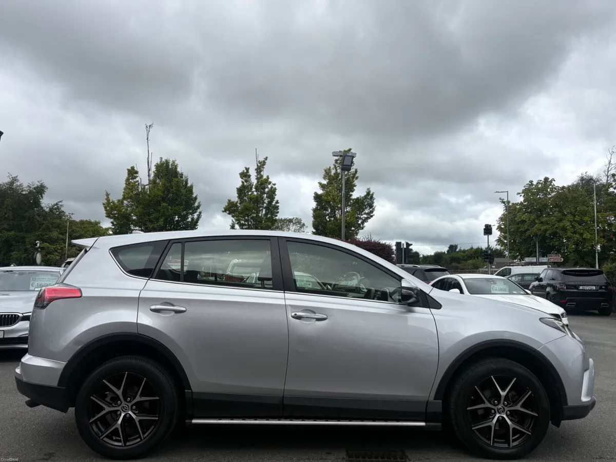 161 Toyota RAV4 D4D 2.0 Diesel Luna Sport - Image 4