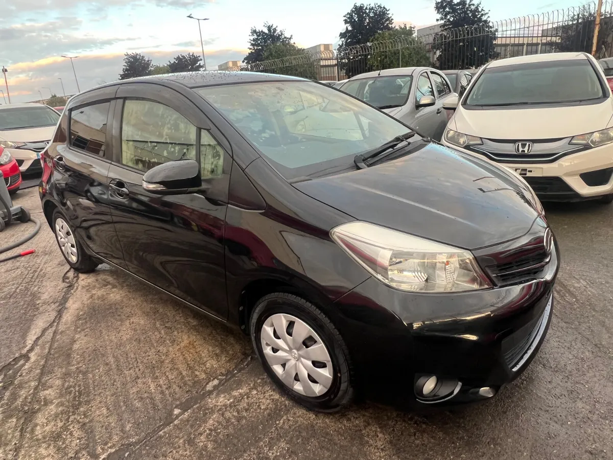 Toyota Vitz 2014 Automatic/immobiliser/ push start - Image 2