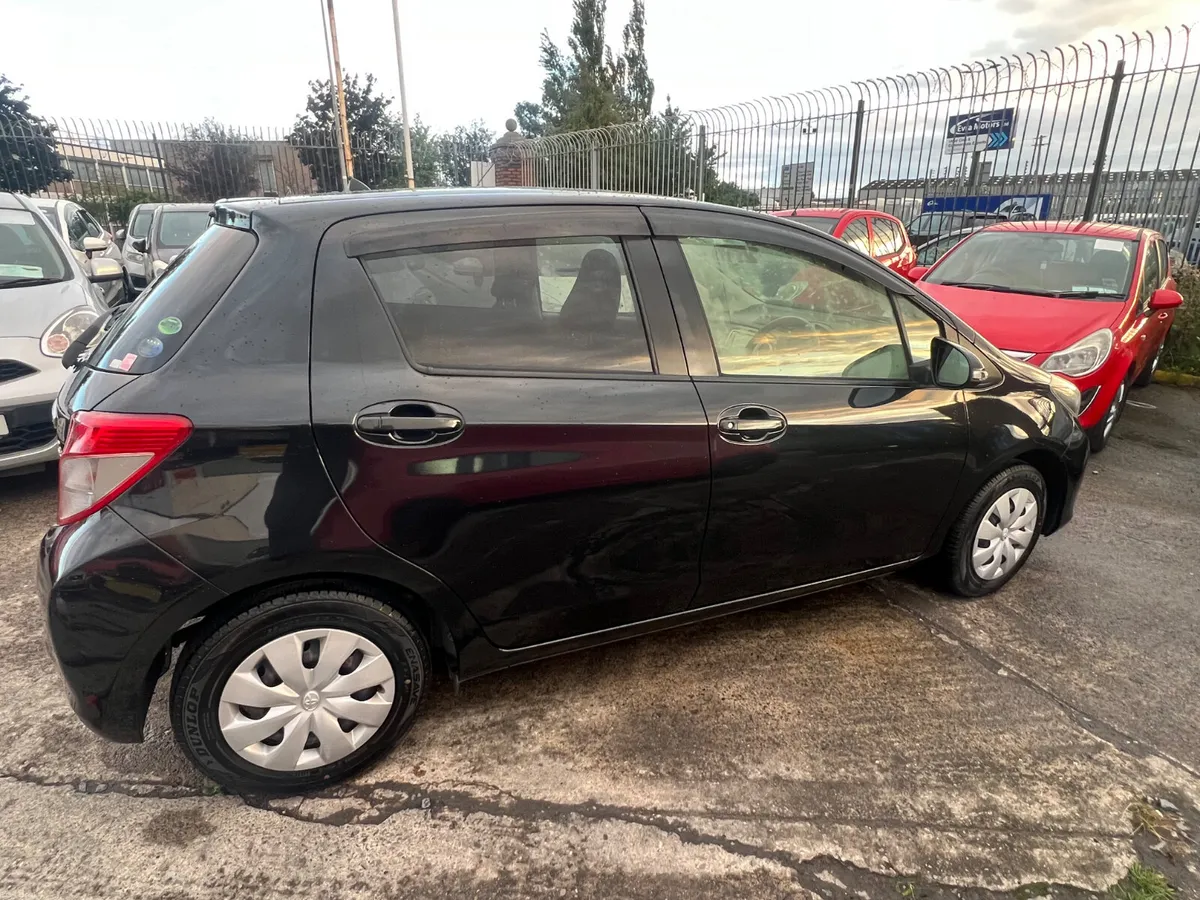 Toyota Vitz 2014 Automatic/immobiliser/ push start - Image 5
