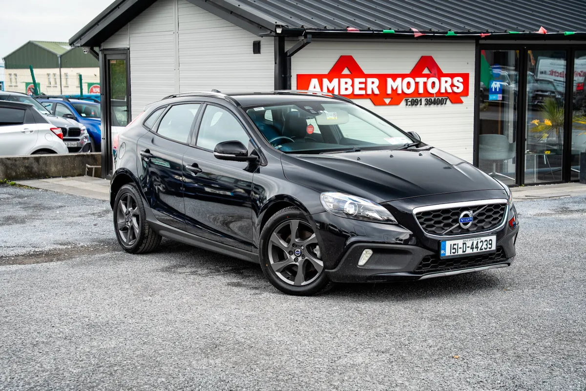 Volvo V40 Cross Country Turbo Diesel 2015 - Image 1