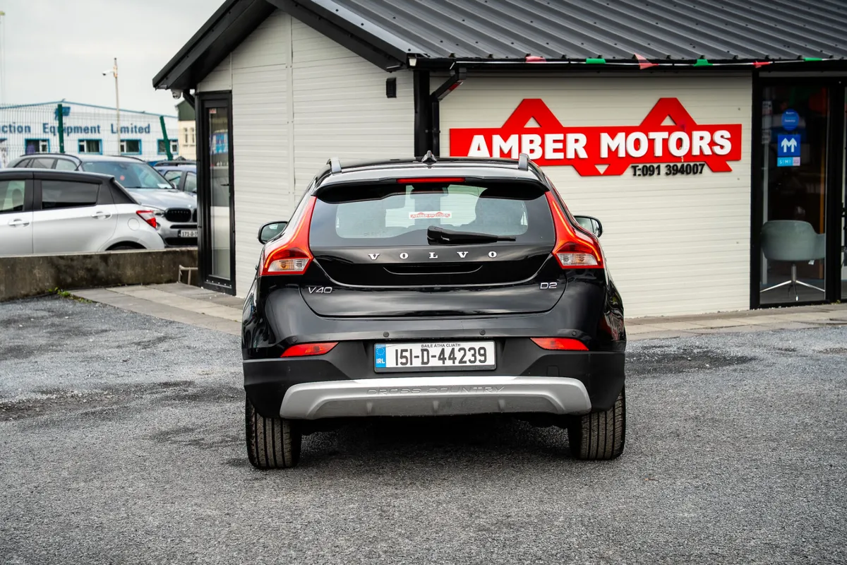 Volvo V40 Cross Country Turbo Diesel 2015 - Image 3