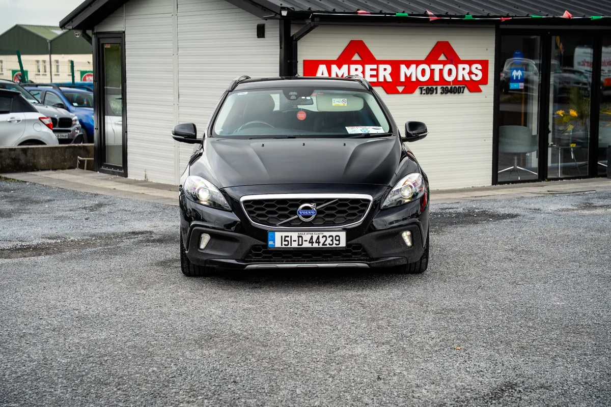 Volvo V40 Cross Country Turbo Diesel 2015 - Image 2