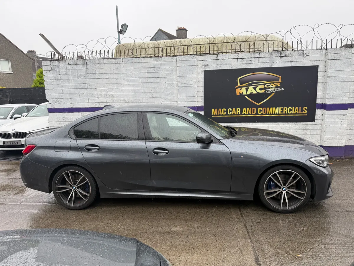 BMW 3-Series 2019 - Image 4