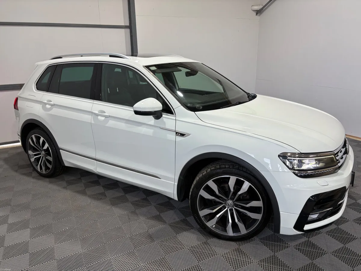2017 Volkswagen Tiguan R Line 4Motion 2.0 TDi DSG - Image 3
