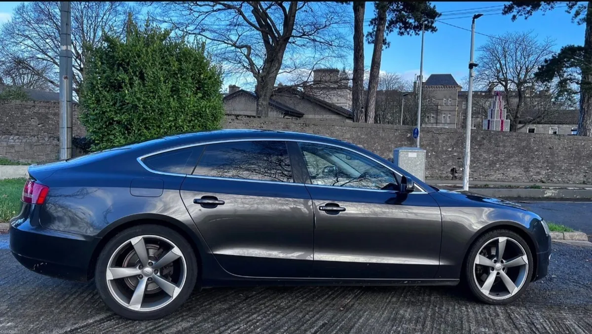 Audi A5 2010 - Image 2