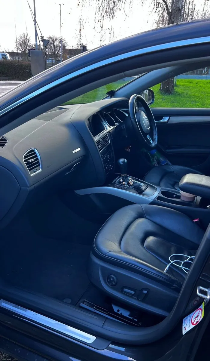 Audi A5 2010 - Image 5
