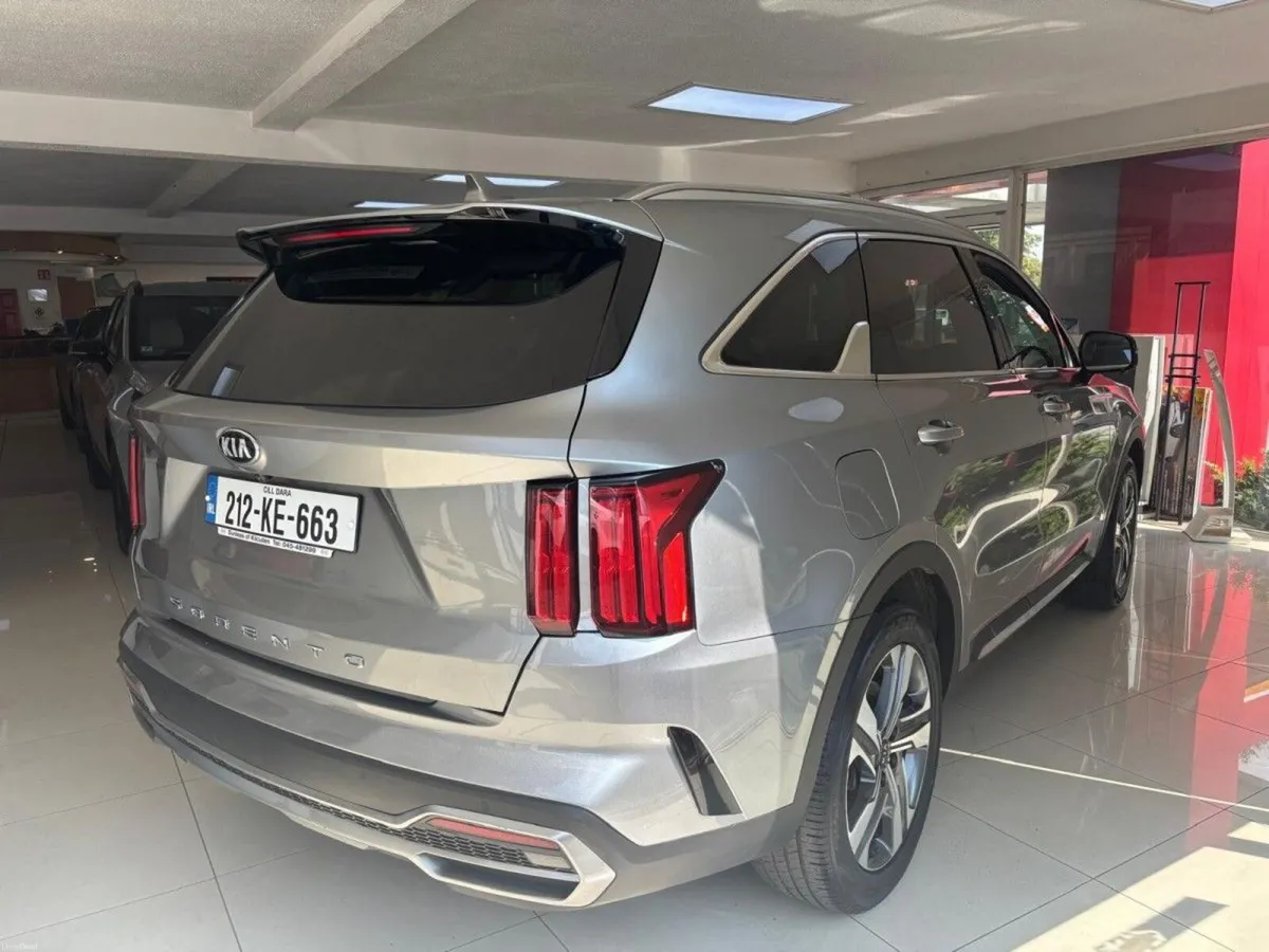 Kia Sorento PHEV K4  7 Seat Auto - Image 3
