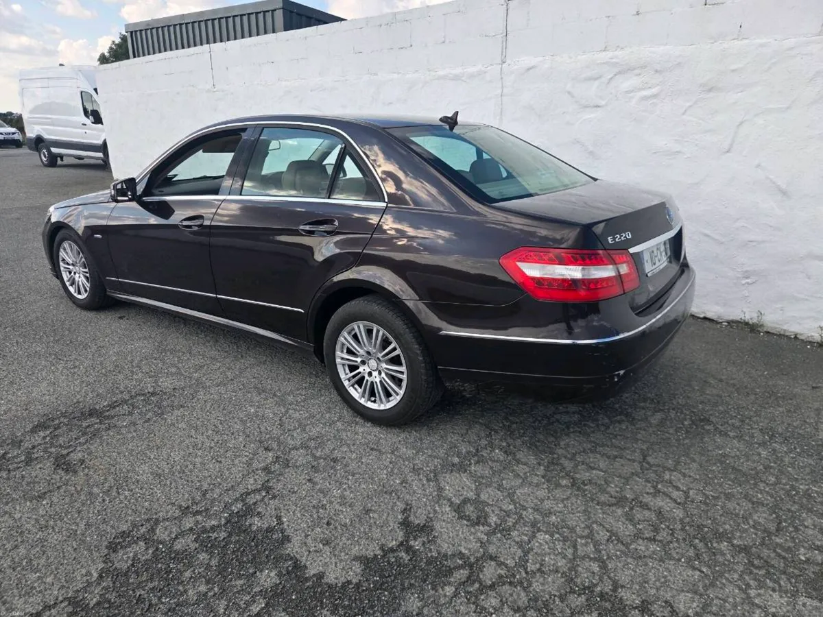 2010 Mercedes E-Class - Image 3