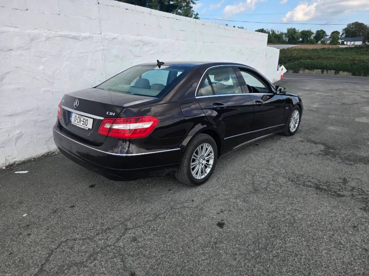 2010 Mercedes E-Class - Image 4