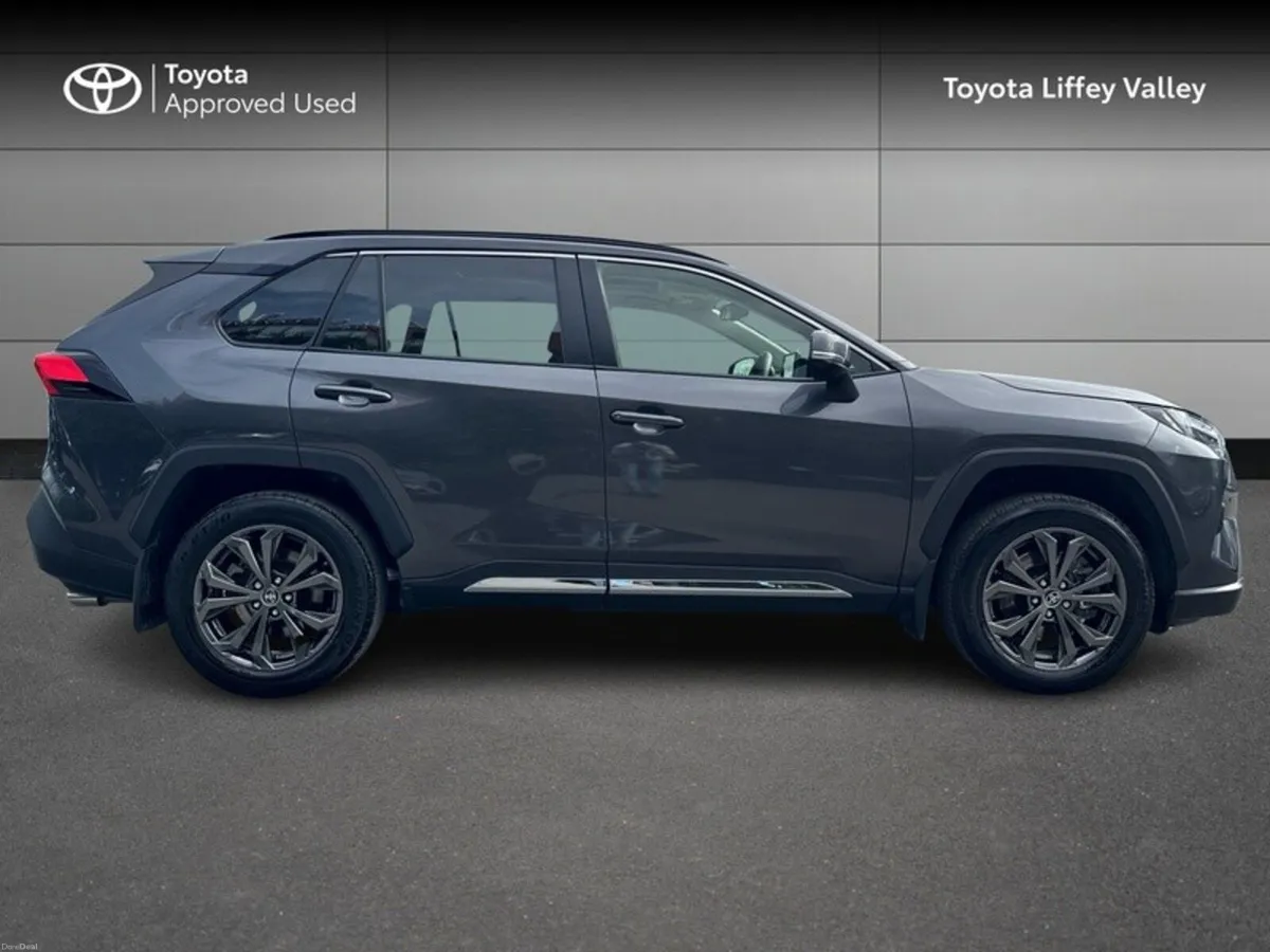 Toyota RAV4 HYBRID PLATINUM FWD - Image 3