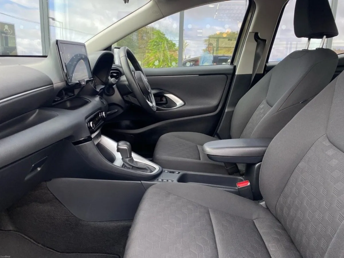 Toyota Yaris 1.5 - Image 6