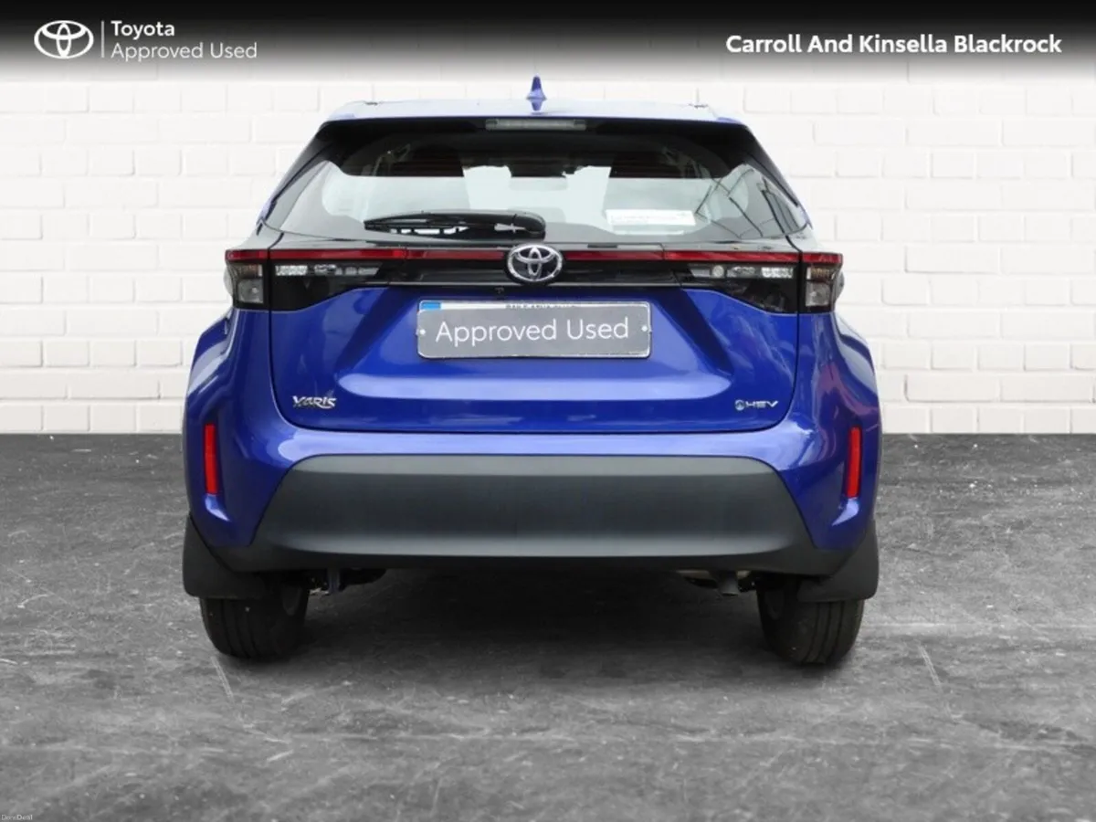 Toyota Yaris Cross Hybrid Luna - Image 4