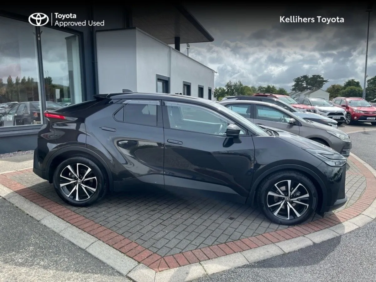 Toyota C-HR HYBRID ELECTRIC SPORT - Image 3