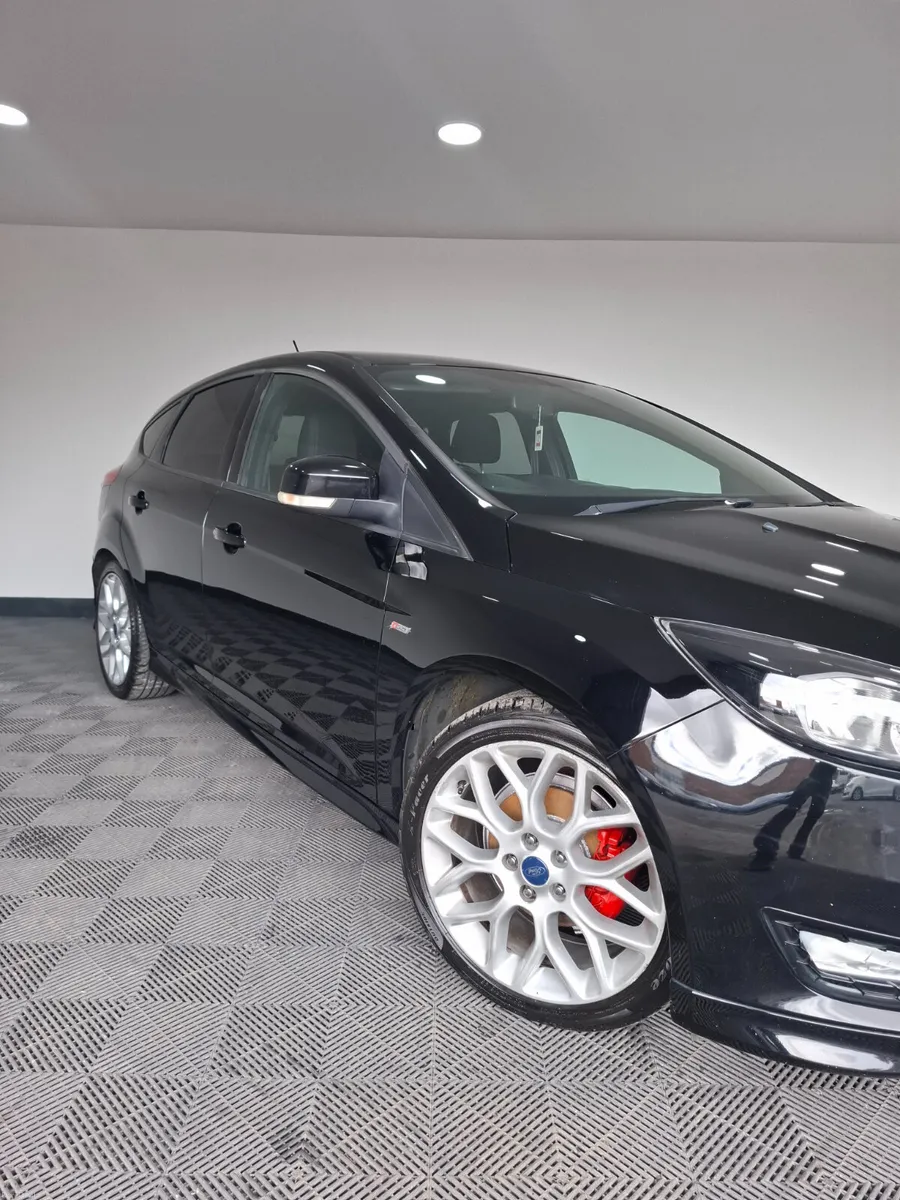 2017 ford focus ST line - Image 4