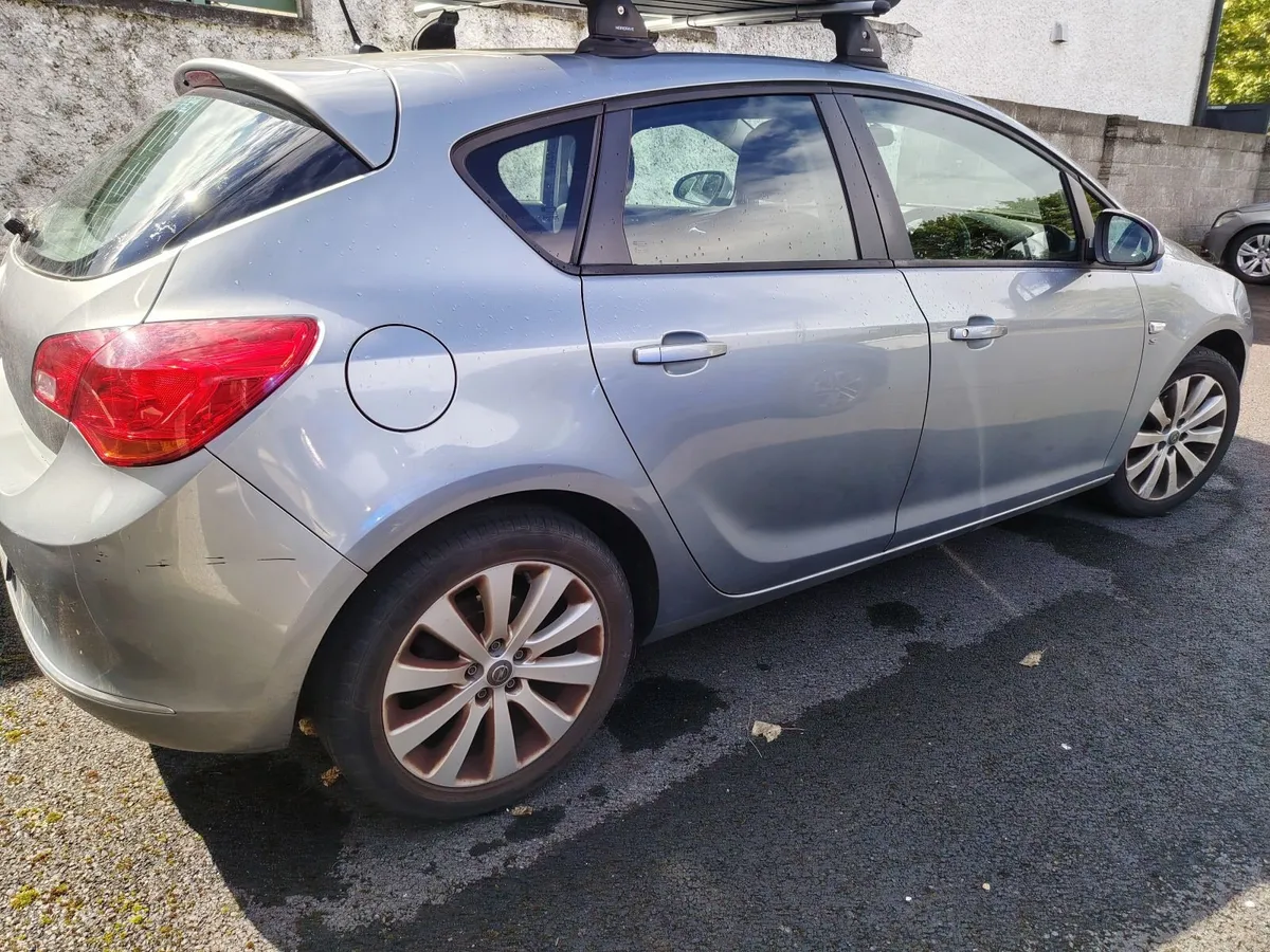 Opel Astra 2014 - Image 4