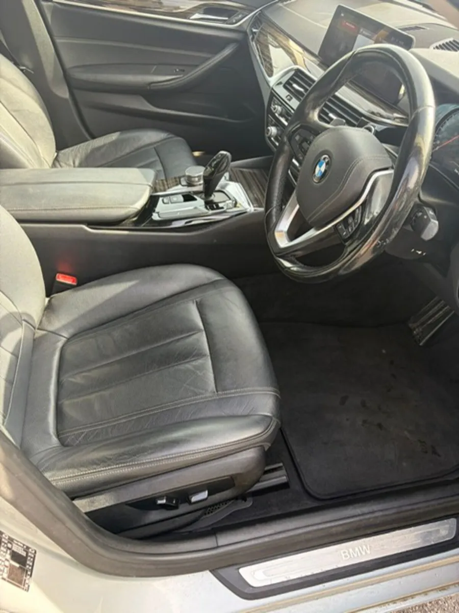 BMW 5-Series 2018 - Image 4
