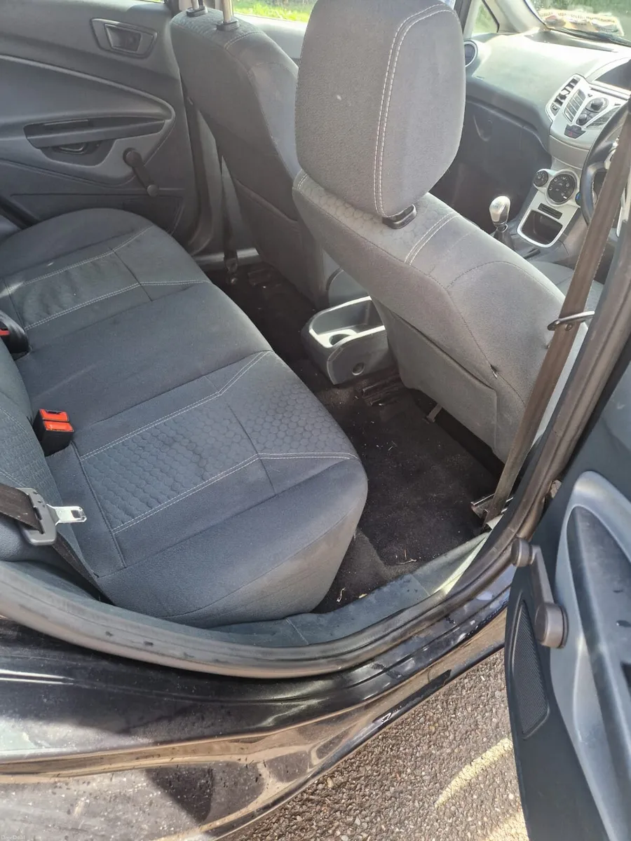 Ford Fiesta Zetec - Image 5