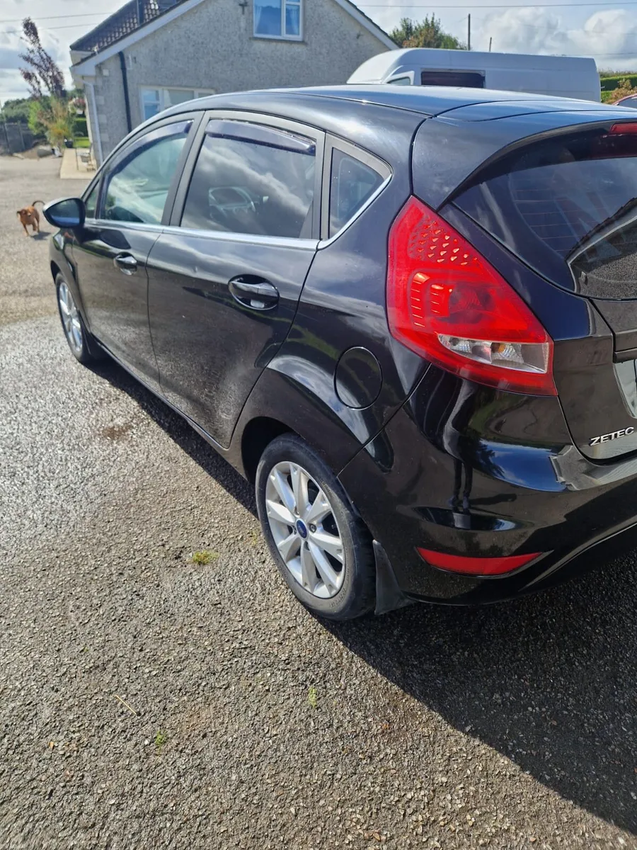 Ford Fiesta Zetec - Image 6