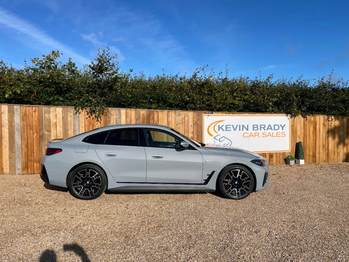 BMW i4 EDRIVE40 M SPORT ELECTRIC 84 Kwh. - Image 4