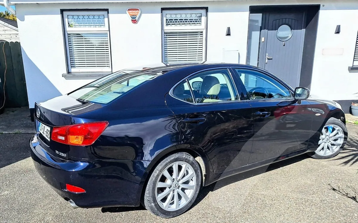 Lexus IS250 - Image 1