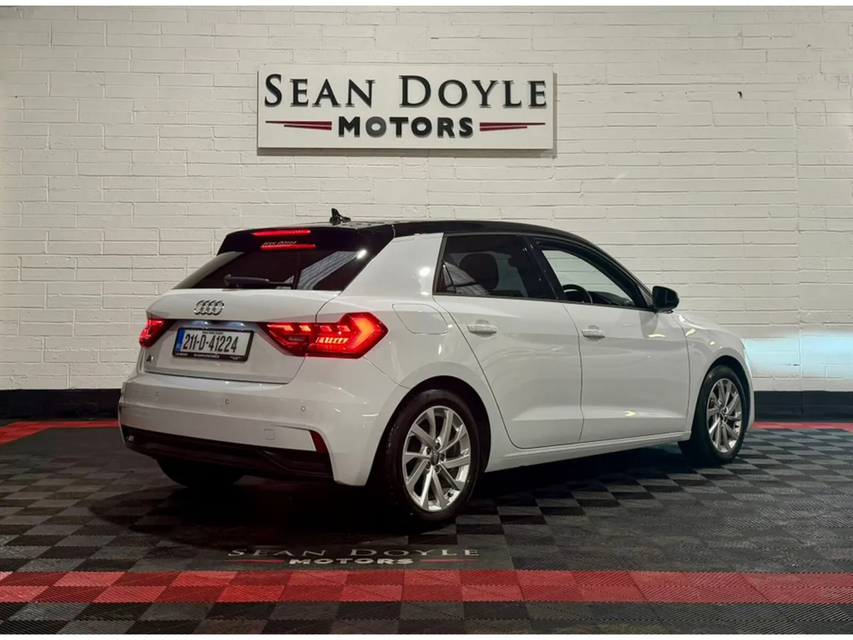 Audi A1 1.0L PETROL 5DR AUTOMATIC 2 TONE - Image 6