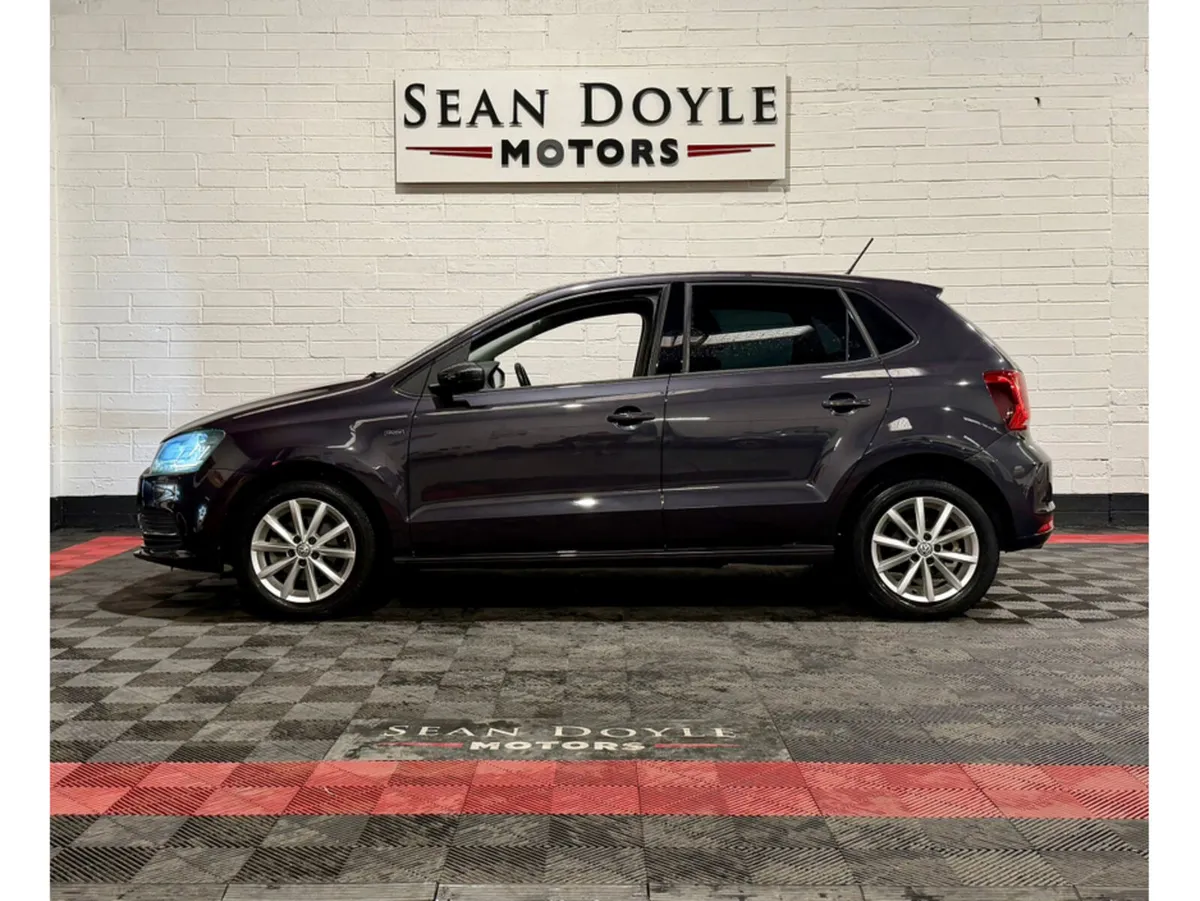 Volkswagen Polo 1.2 PETROL AUTOMATIC LOUNGE EDITIO - Image 4
