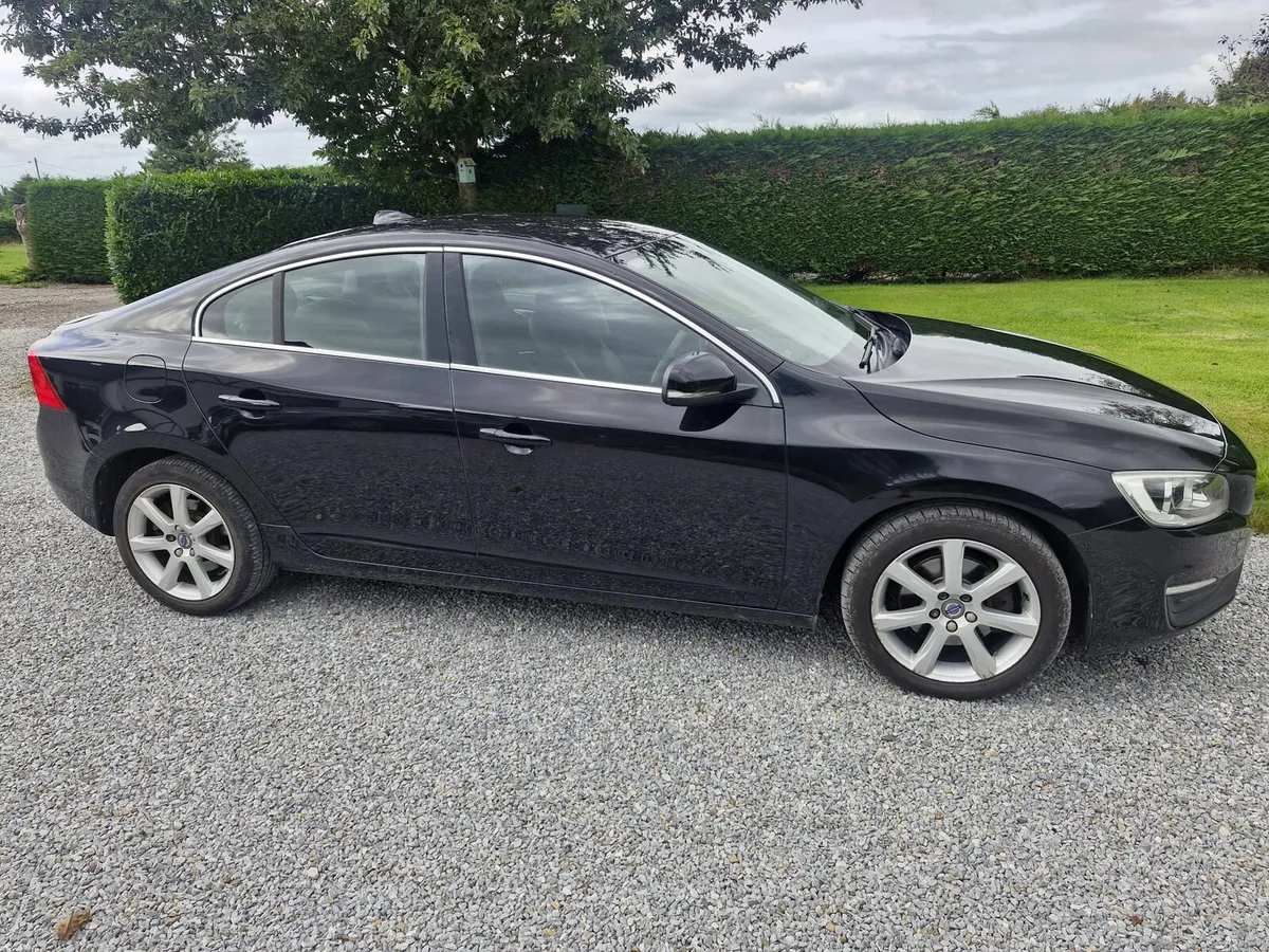 Volvi S60 - Image 2