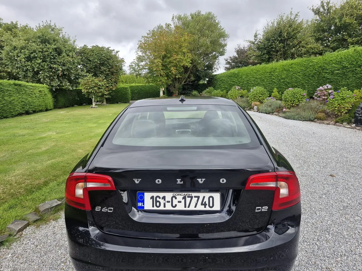 Volvi S60 - Image 3