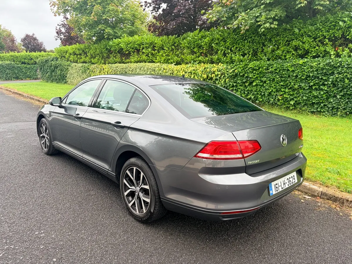 2016 Volkswagen Passat - Image 5