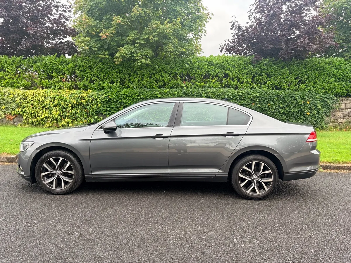 2016 Volkswagen Passat - Image 6