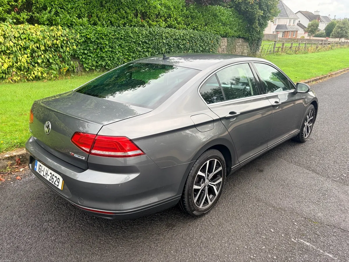 2016 Volkswagen Passat - Image 3