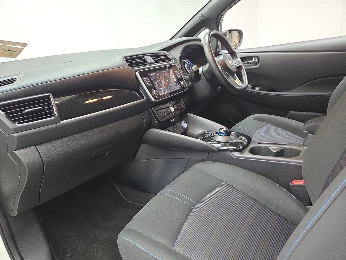 Nissan Leaf SV Premium 62 kWh *Big Battery* - Image 4