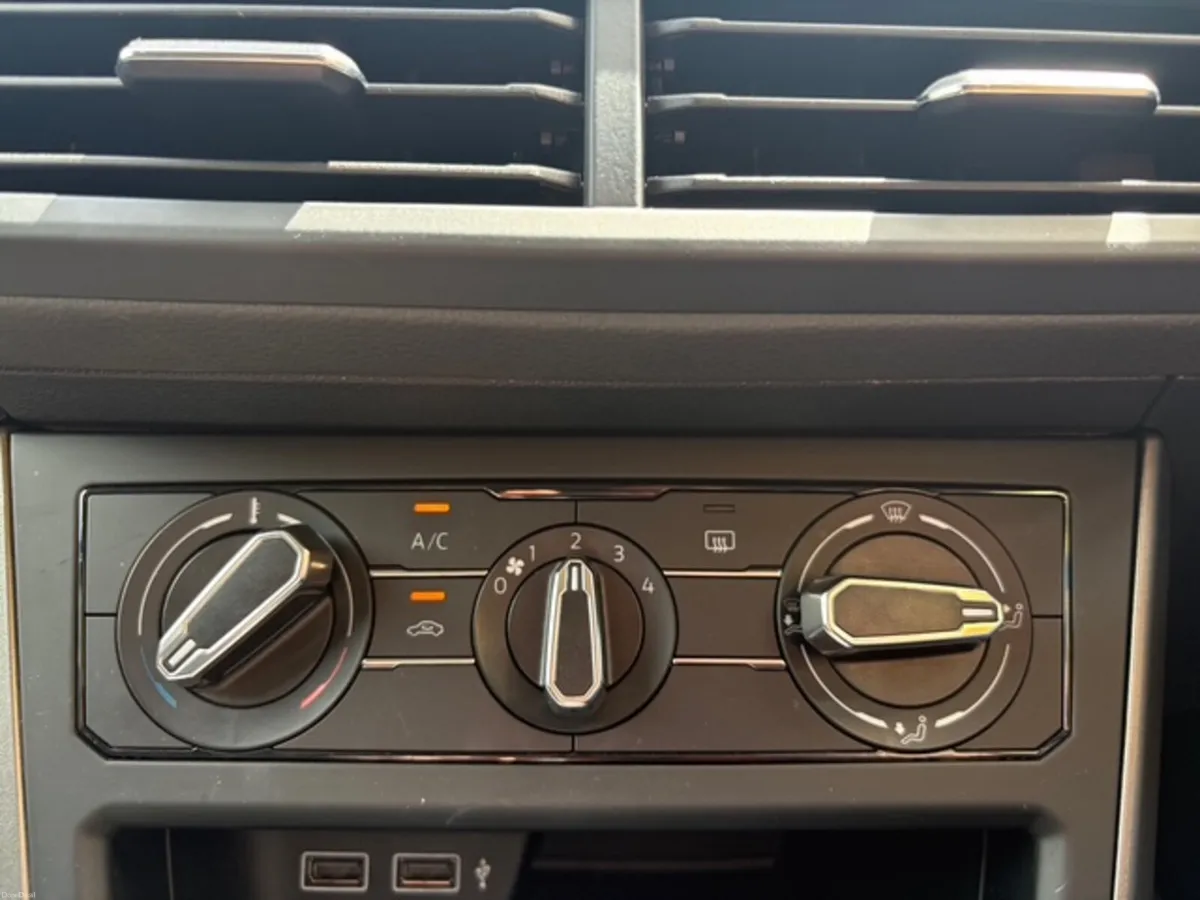 Volkswagen Polo 2018 AUTOMATIC NEW MODEL 1.0 - Image 5