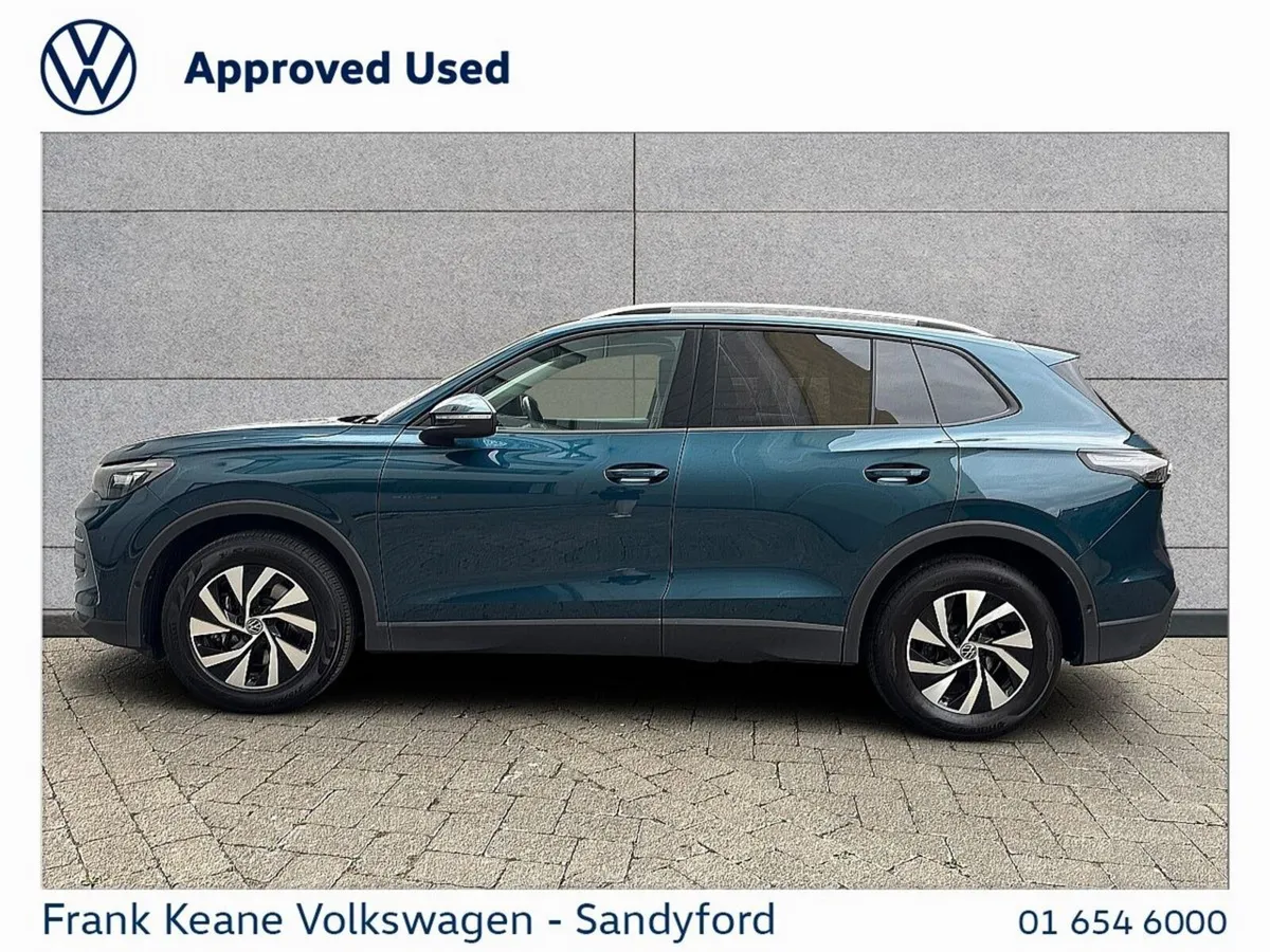 Volkswagen Tiguan *New Model Launch Edition* 2.0 T - Image 5