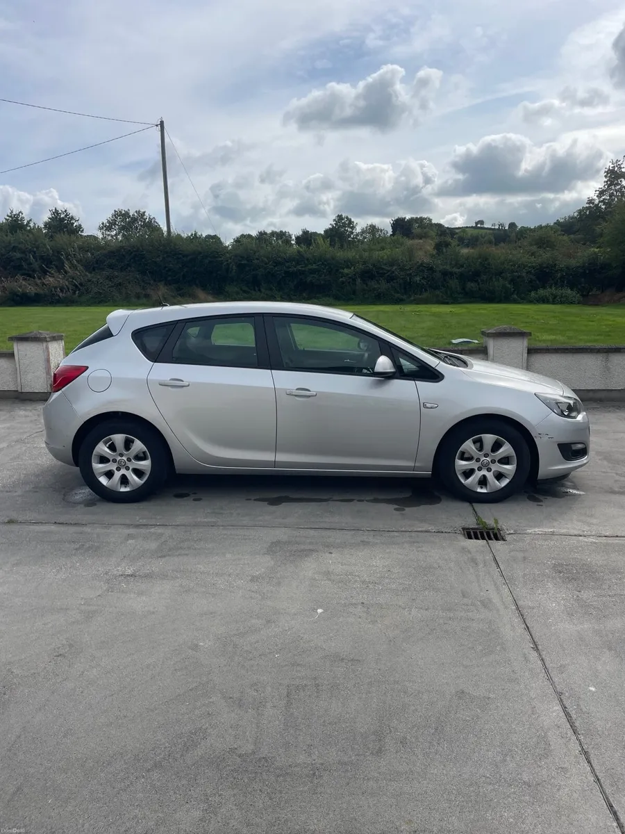 Vauxhall Astra 2014 - Image 2