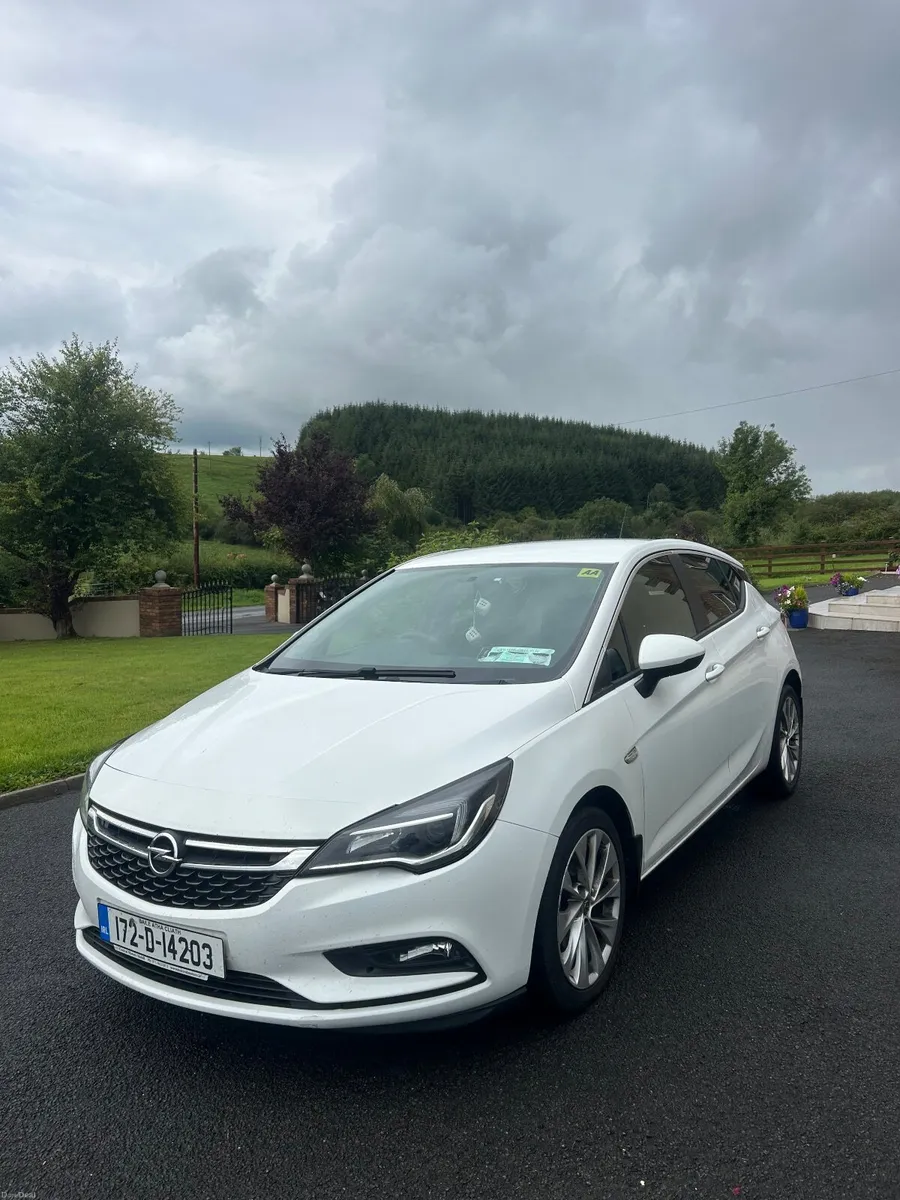 Opel Astra 2017 - Image 1
