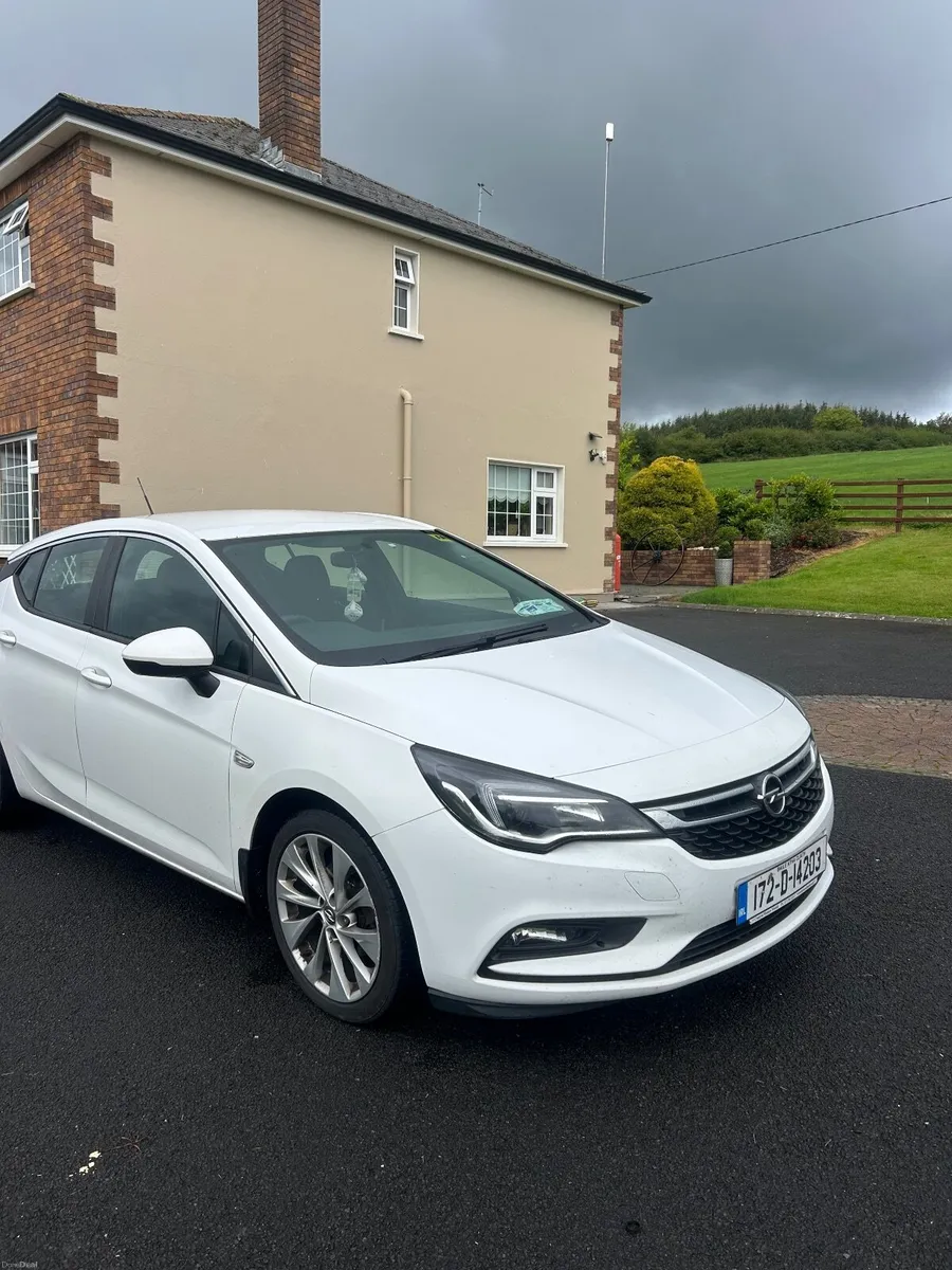 Opel Astra 2017 - Image 2