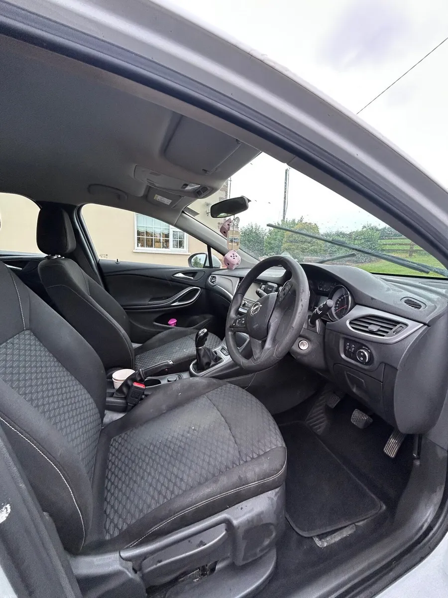 Opel Astra 2017 - Image 4