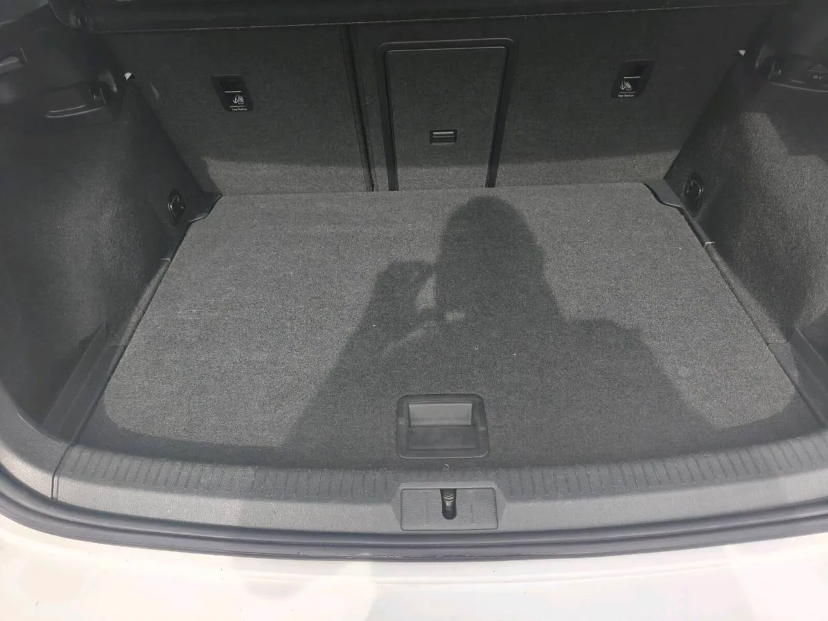 VW Golf High line TDI DSG auto ( very low miles) - Image 6