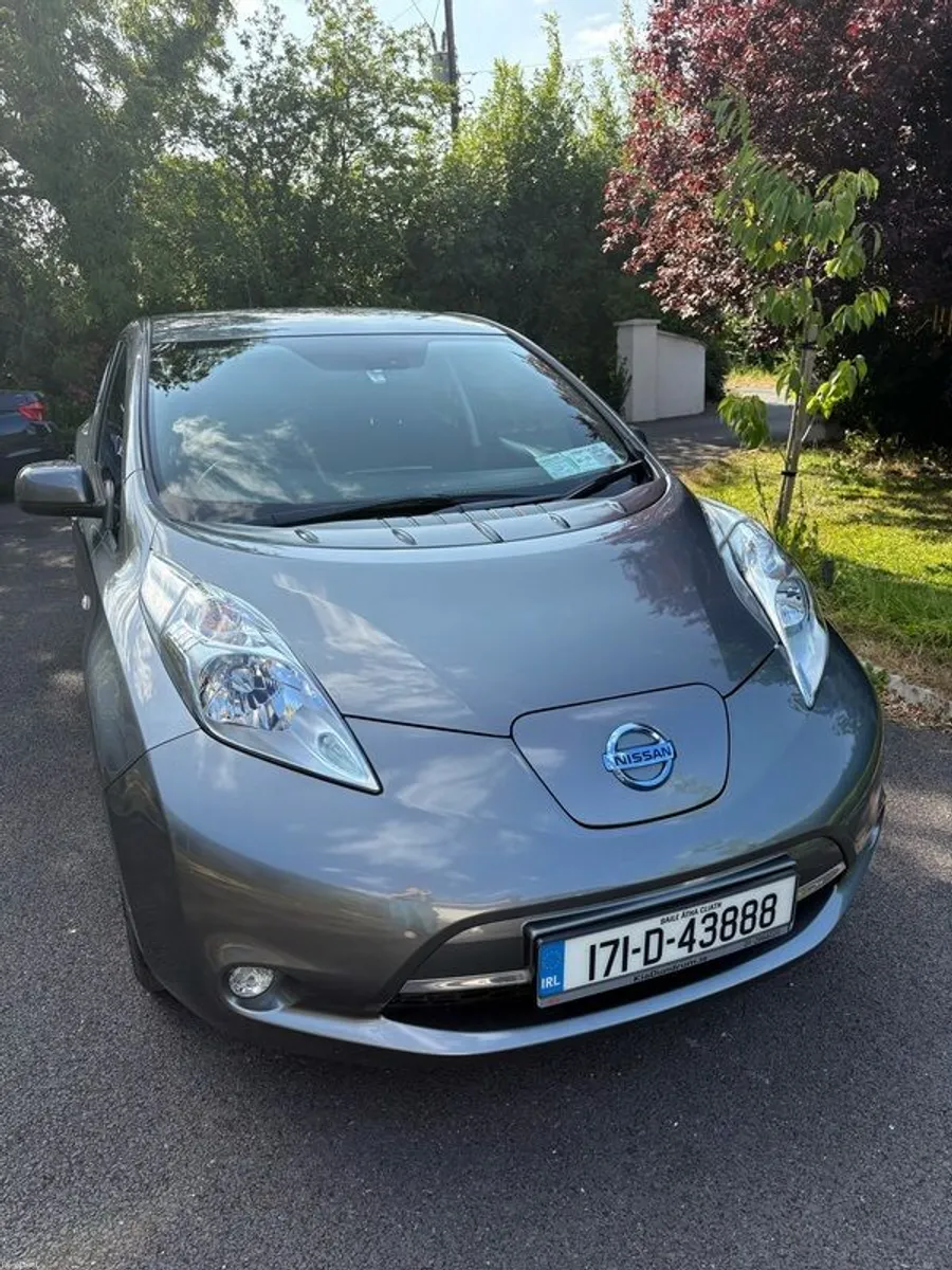 2017 Nissan Leaf - Image 1