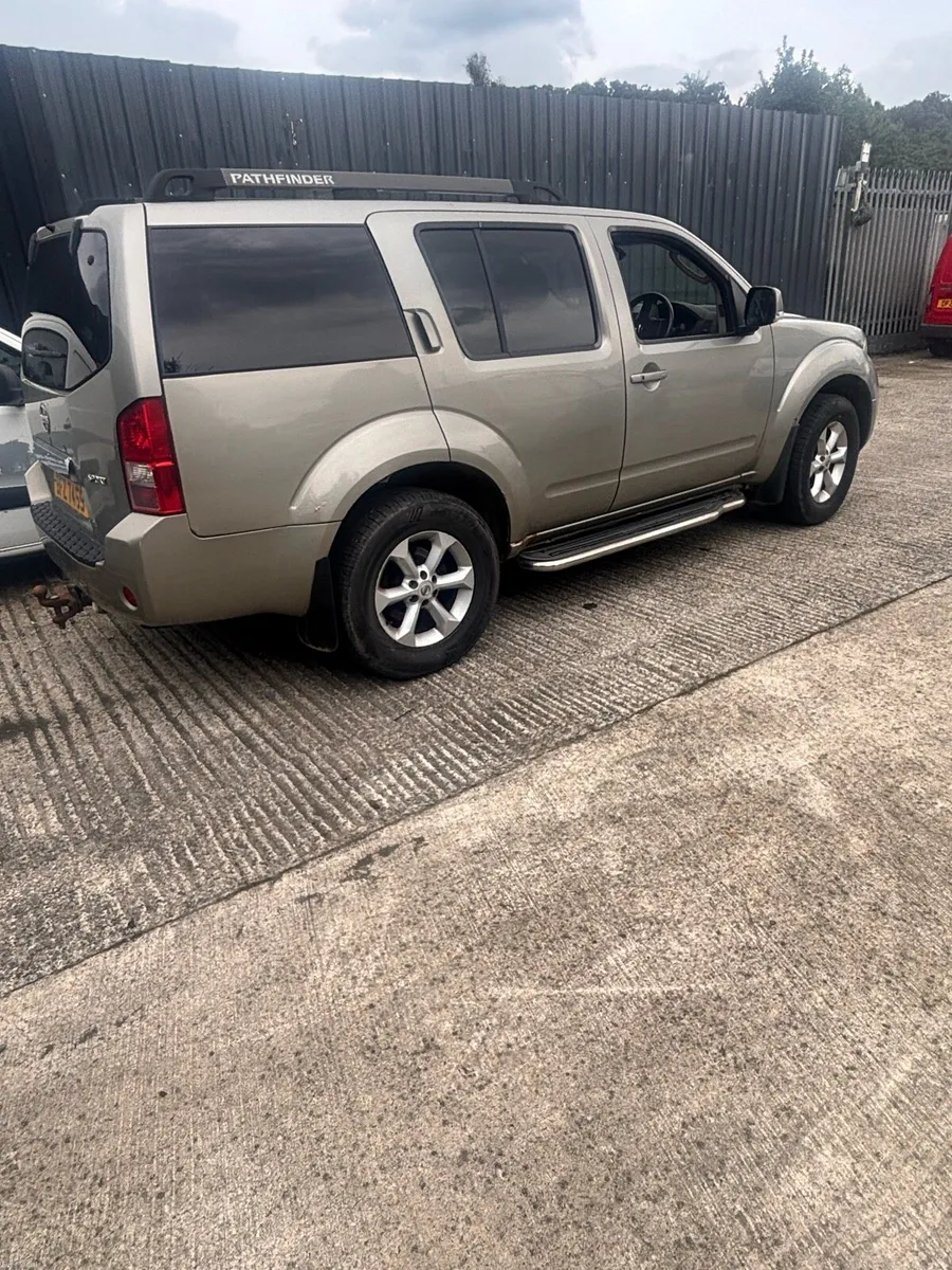 Nissan pathfinder - Image 2
