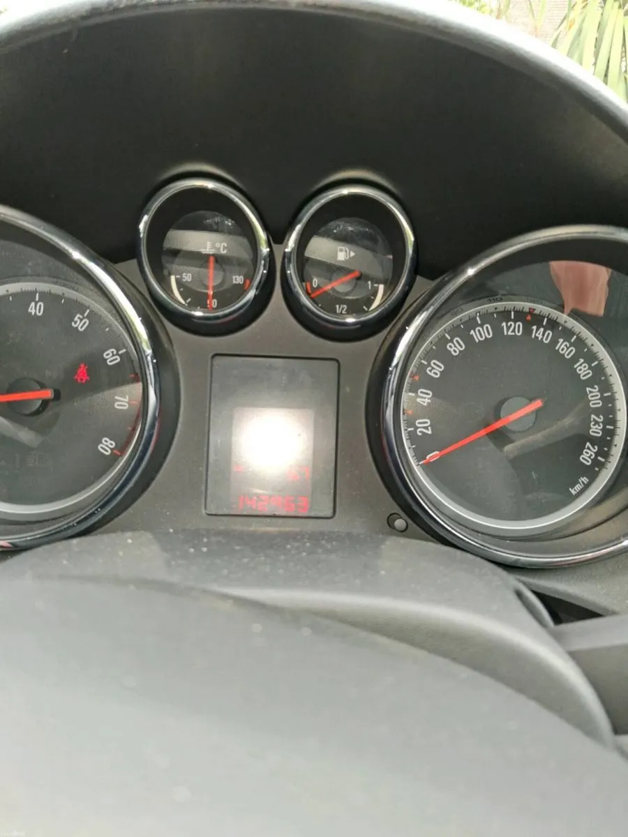 Opel astra s 1.4 I 2013 low milage - Image 6