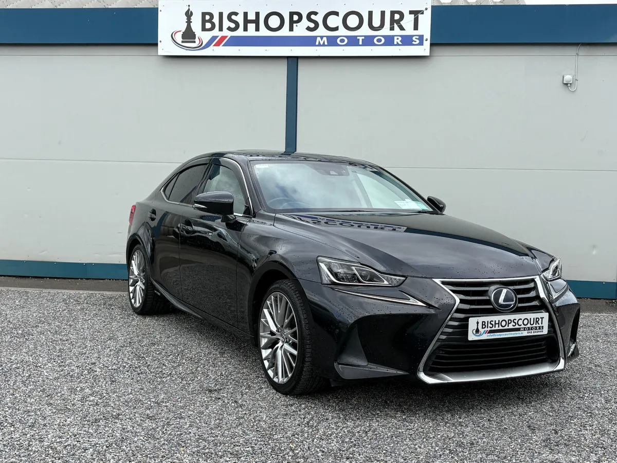 LEXUS IS - Image 2