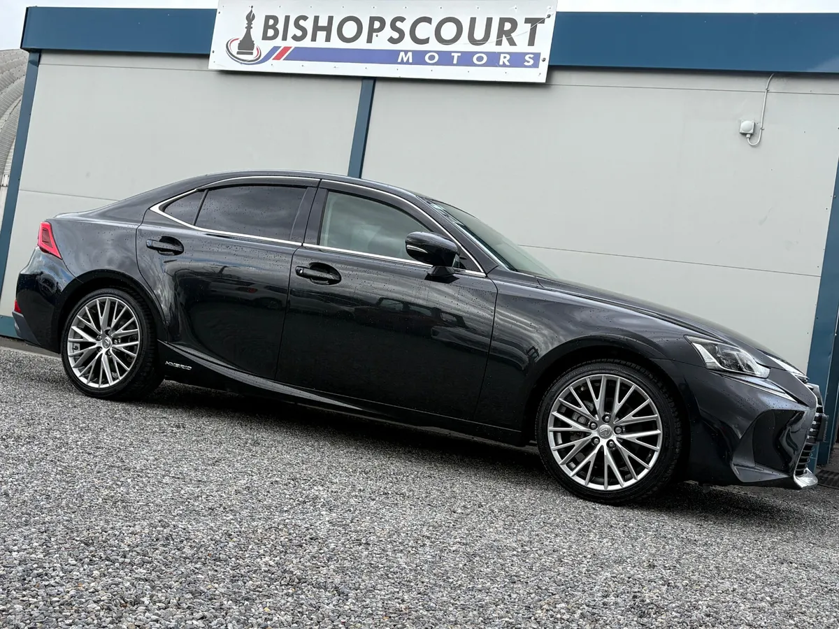 LEXUS IS - Image 3